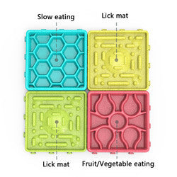 PAWS ASIA Wholesale Safe Silicone Slow Feeder Dog Lick Mat Pet Bath Train Food Plate Suck On The Wall
