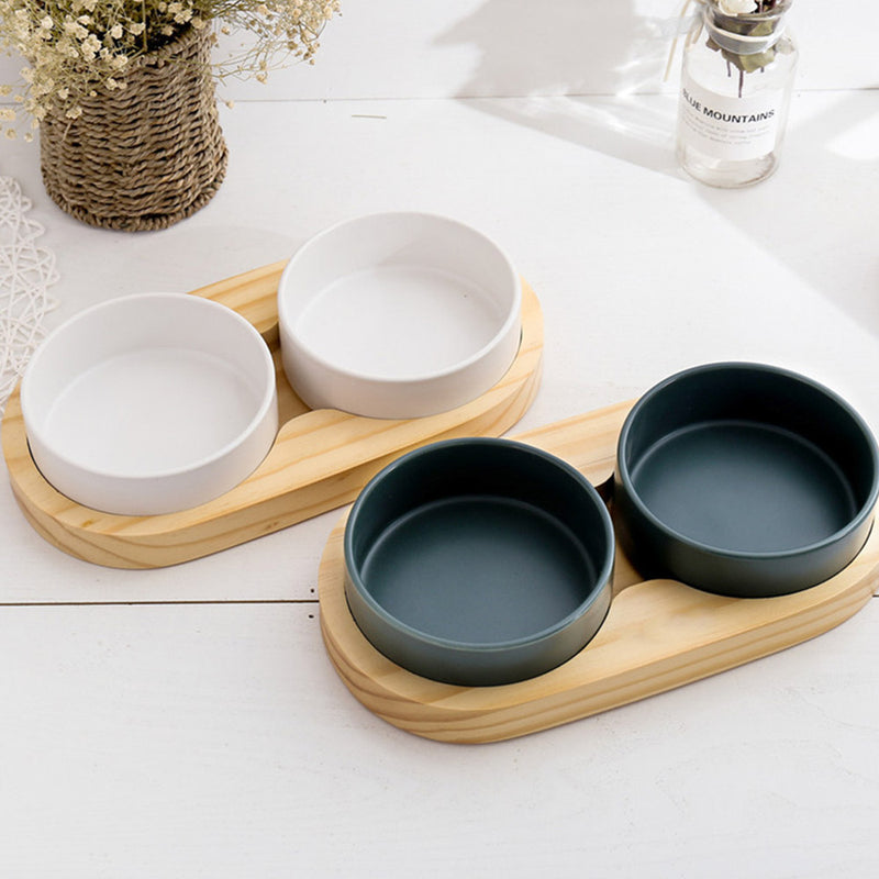 PAWS ASIA Wholesale Luxury White Glossy Ceramic Double Feeding Dog Cat Bowl With Wooden Base
